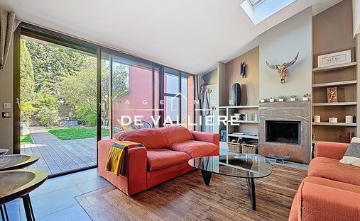 House in Centre, Nanterre, France 1