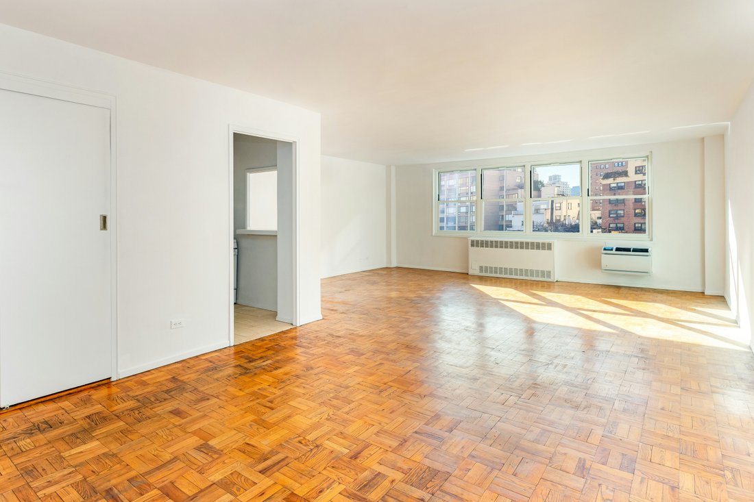 Co Op in New York, New York, United States 2 - 16919017