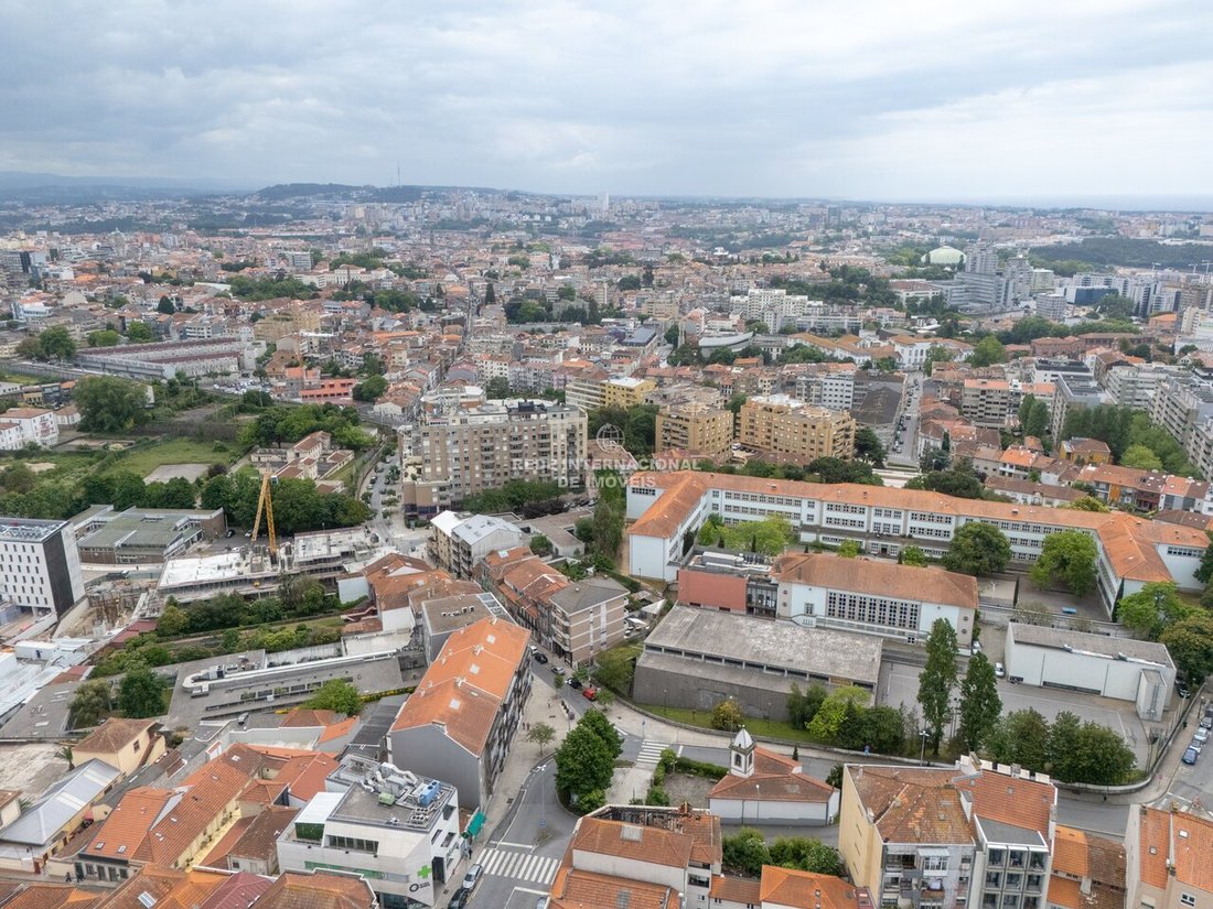 Estate in Cedofeita, Santo Ildefonso, Se, Miragaia, Sao Nicolau e Vitoria, Porto District, Portugal 2 - 17937958