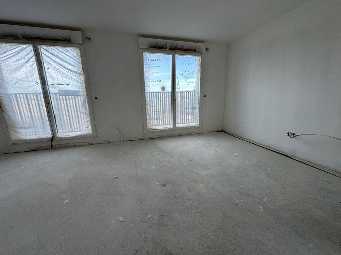 Apartment in Espaces Jeunes, Issy-les-Moulineaux, France 4 - 16657849