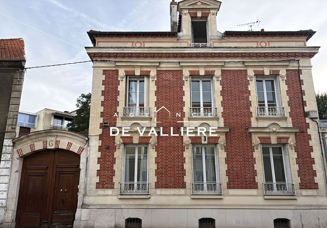 Villa in Centre, Nanterre, France 1 - 16466885