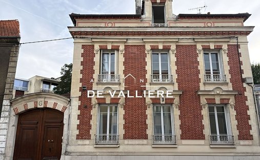 Villa in Centre Ville, Rueil-Malmaison, France 1