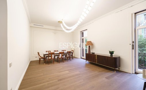 Apartamento en Eixample, Barcelona, España 1