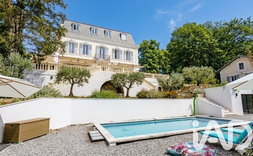 House in Greoux-les-Bains, Provence-Alpes-Côte d'Azur, France 1