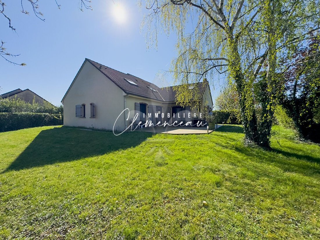 House in Villennes-sur-Seine, Ile-de-France, France 1 - 16066342