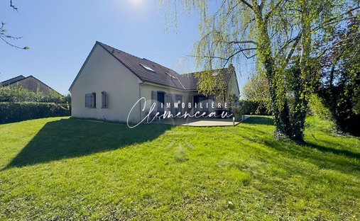 House in Villennes-sur-Seine, Ile-de-France, France 1