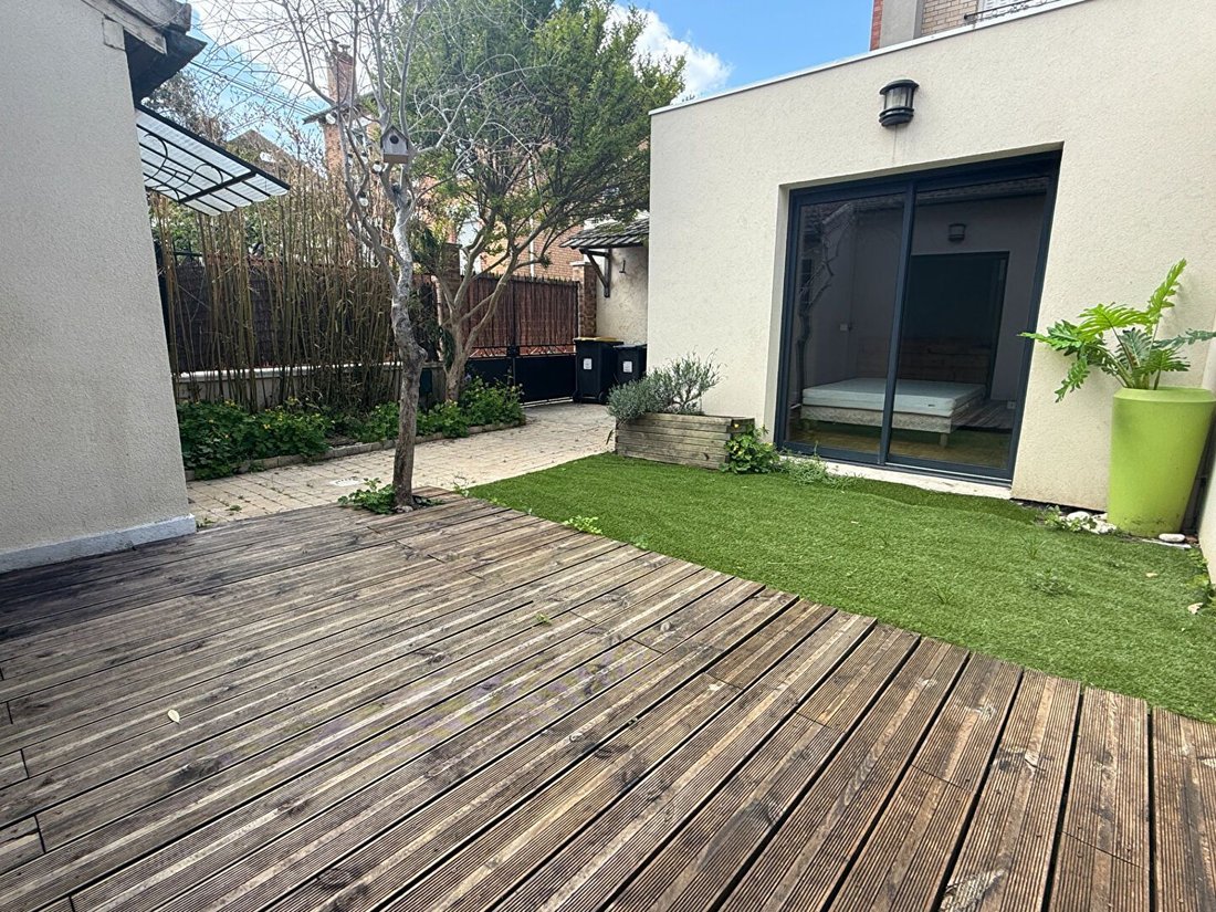 House in Bois-Colombes, Ile-de-France, France 2 - 17094441