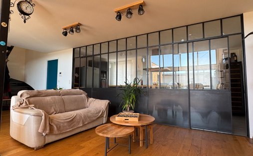 Villa a La Terrasse, Saint-Loubès, Francia 1