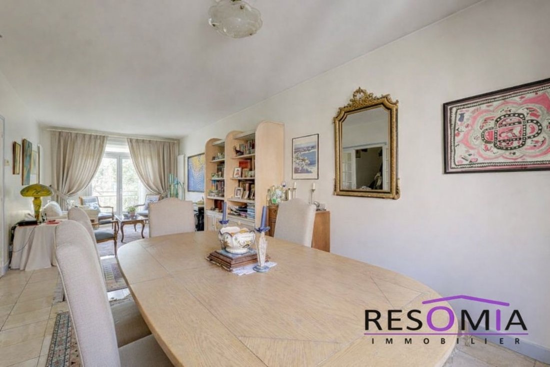 House in Espaces Jeunes, Issy-les-Moulineaux, France 2 - 17015039