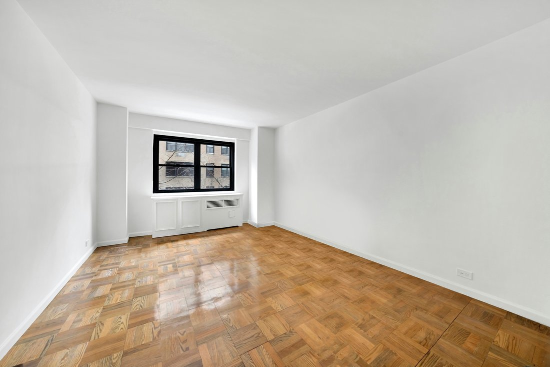 Co Op in New York, New York, United States 4 - 17070253