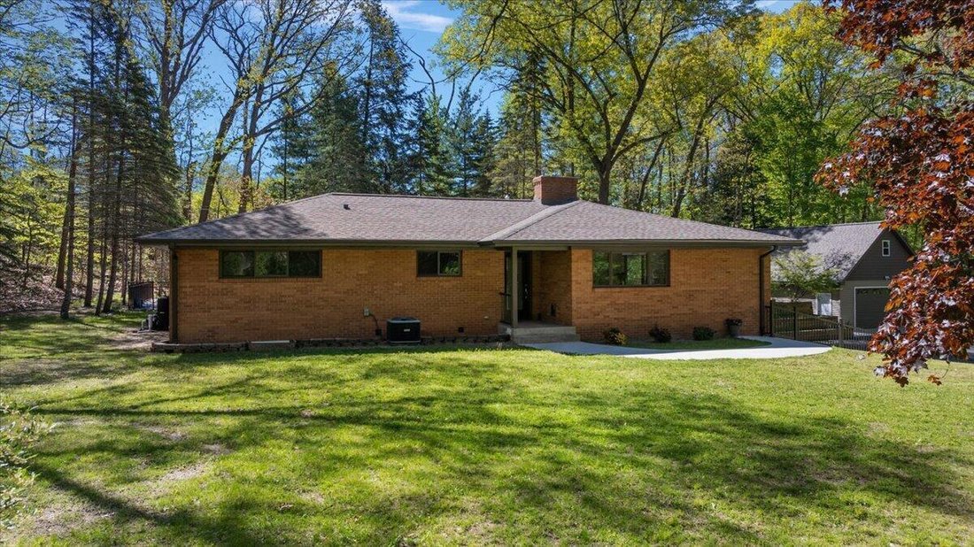 House in Bridgman, Michigan, United States 4 - 17938073