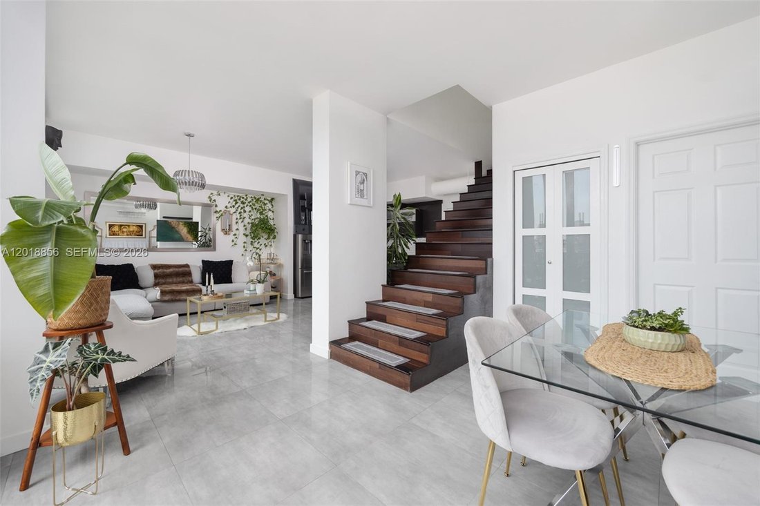 Condo in Miami, Florida, United States 5 - 17928216