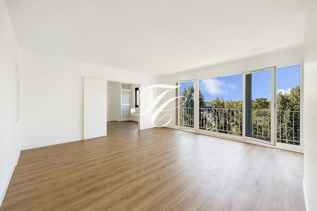 Apartment in Saint-Cloud, Ile-de-France, France 3 - 16066339
