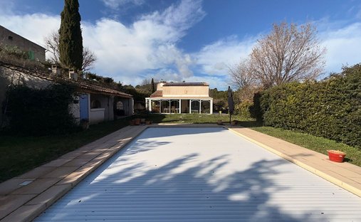 Villa in Cadolive, Provence-Alpes-Côte d'Azur, France 1