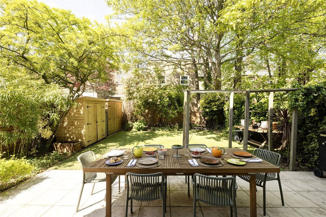 Apartment in Brondesbury, Brent, England 5 - 17928105