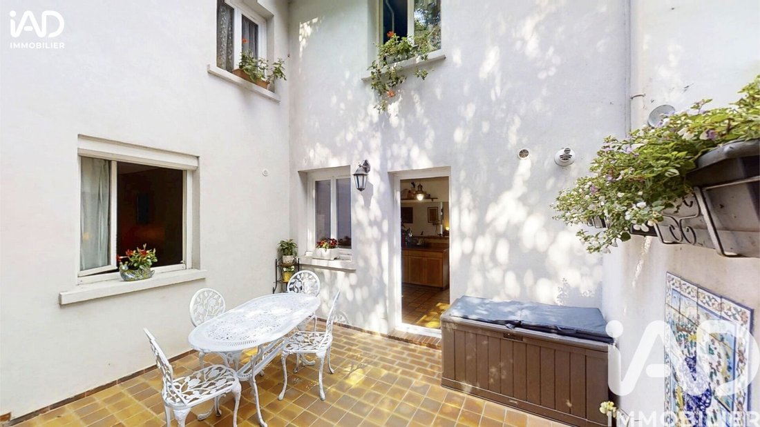 House in Les Lilas, Ile-de-France, France 2 - 17943886