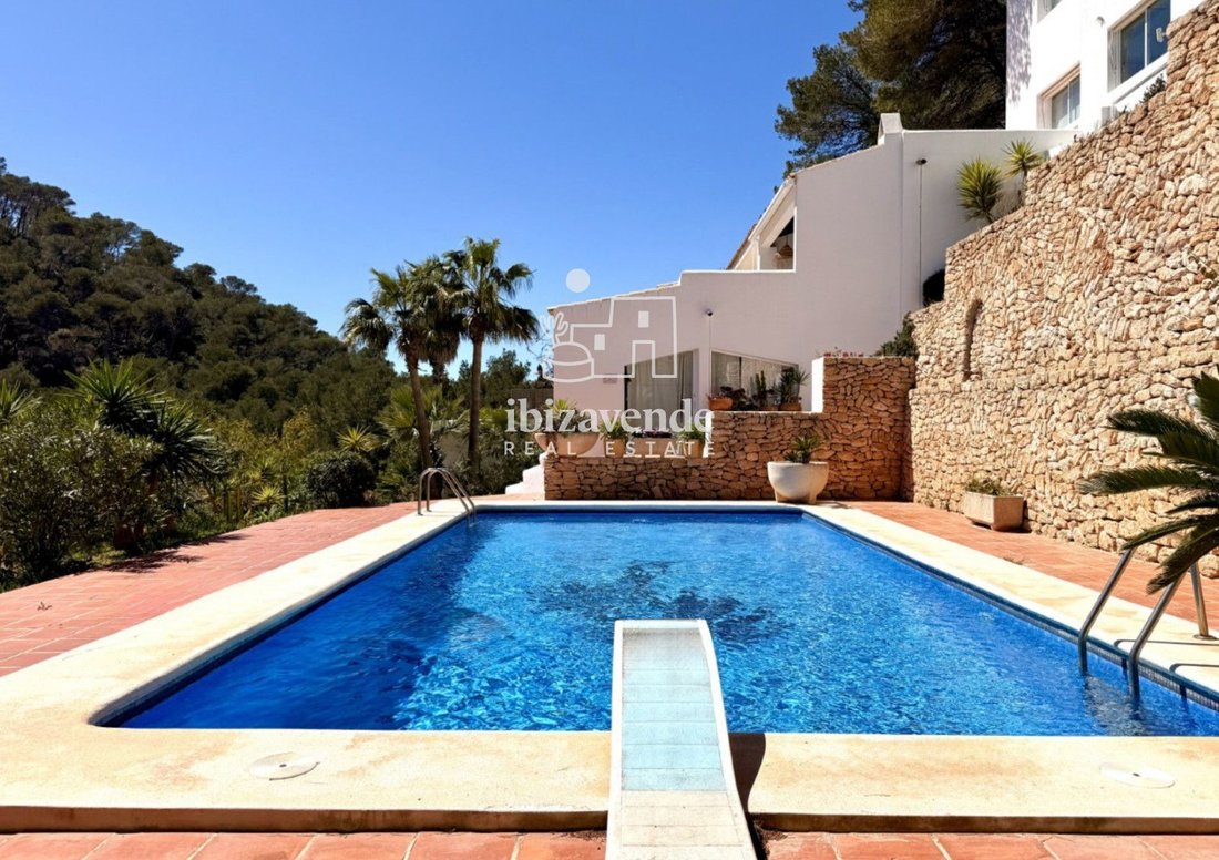 Villa in Can Furnet, Santa Eularia des Riu, Balearic Islands 1 - 17943741