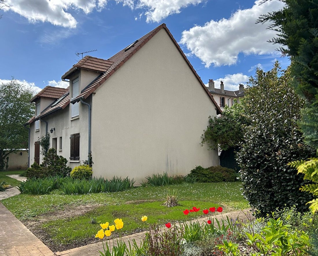 House in Sablonniere, Fresnes, France 1 - 16091512