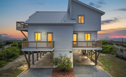 House in Oak Island, North Carolina, United States 1
