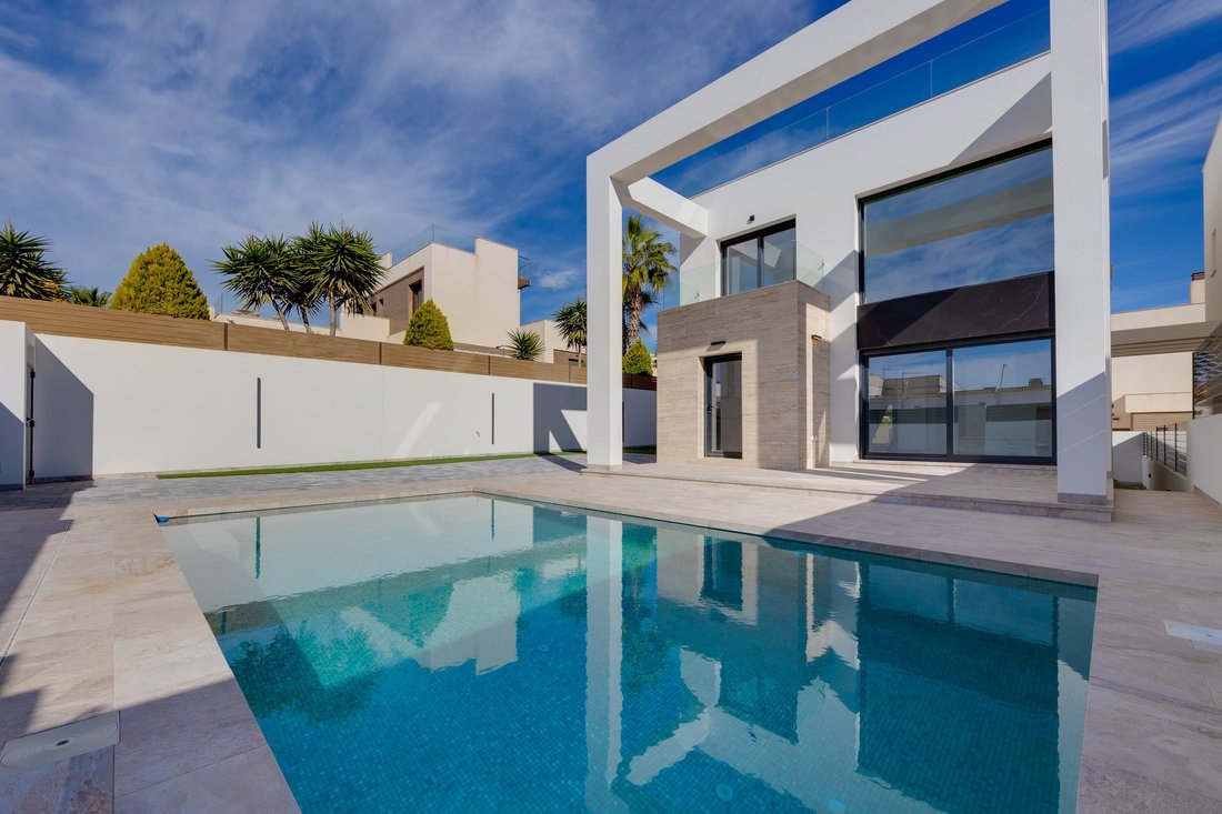 House in Torrevieja, Valencian Community, Spain 4 - 17937835