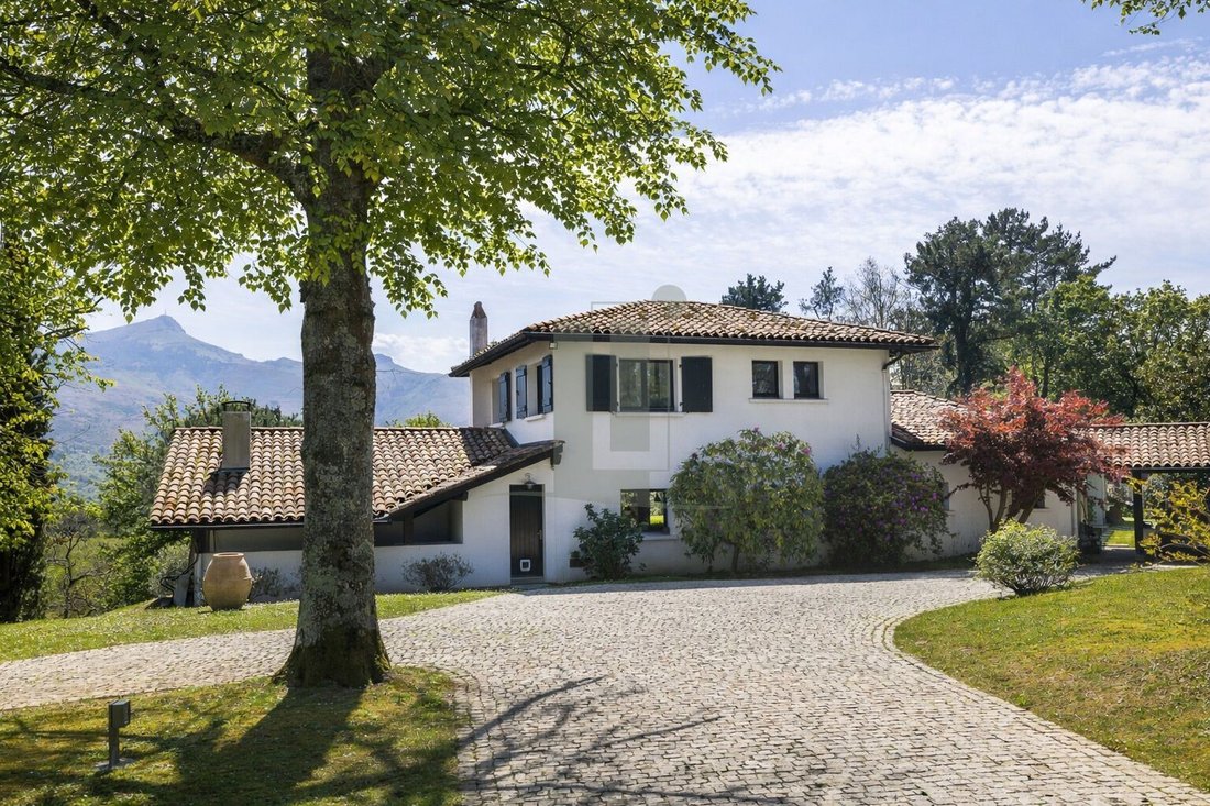 Villa in Mendi-Choko-Karrikatxar-Olhette, Urrugne, France 2 - 16286789