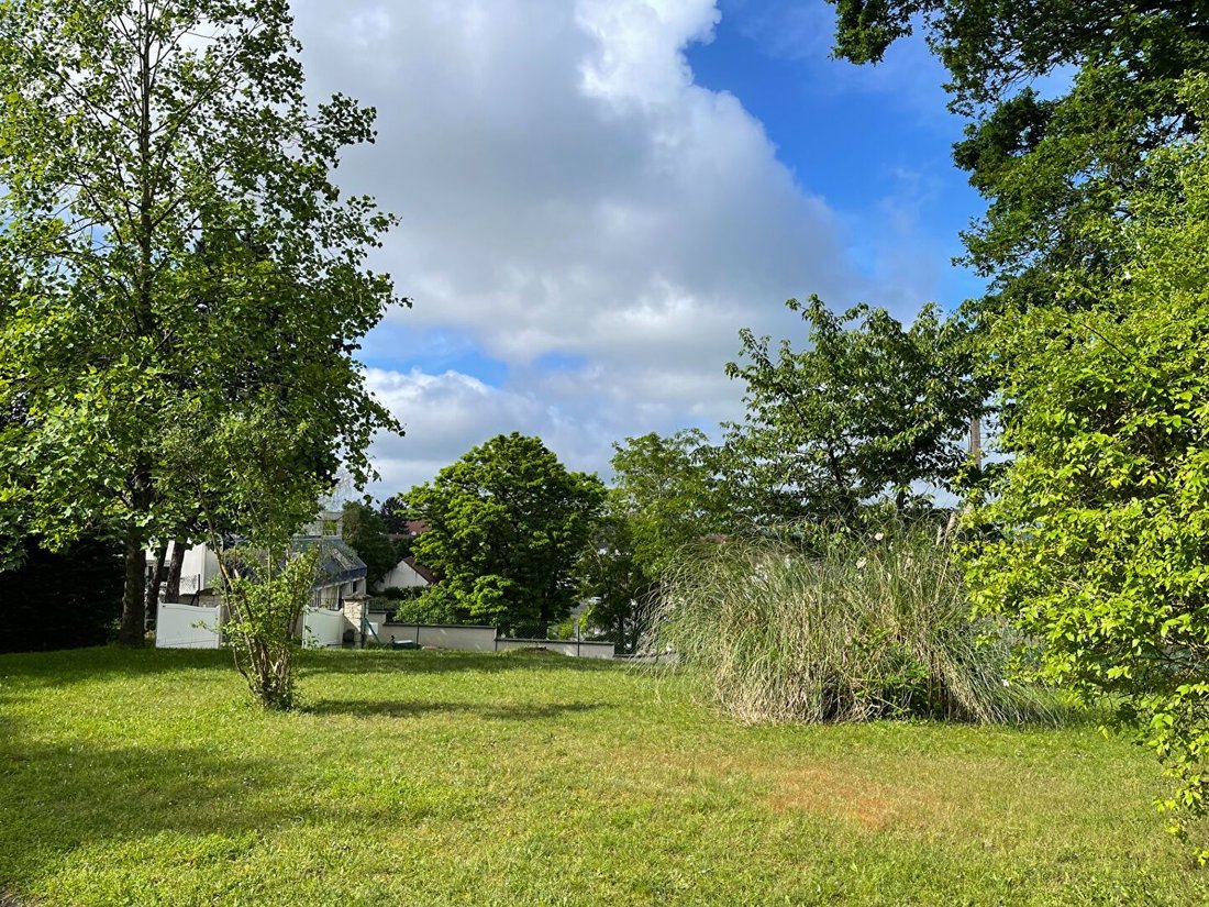 Land in Neauphle-le-Château, Ile-de-France, France 1 - 16479519