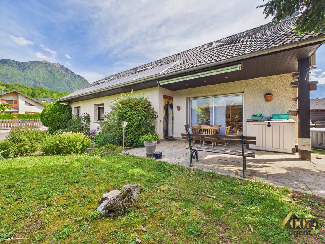 House in Gilly-sur-Isere, Auvergne-Rhône-Alpes, France 2 - 17941946