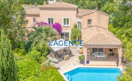 Villa in Hyeres, Provence-Alpes-Côte d'Azur, France 1