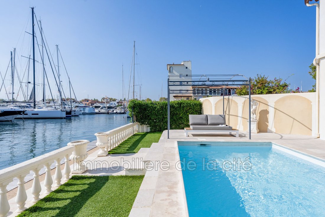 Villa in Grimaud, Provence-Alpes-Côte d'Azur, France 2 - 13774261