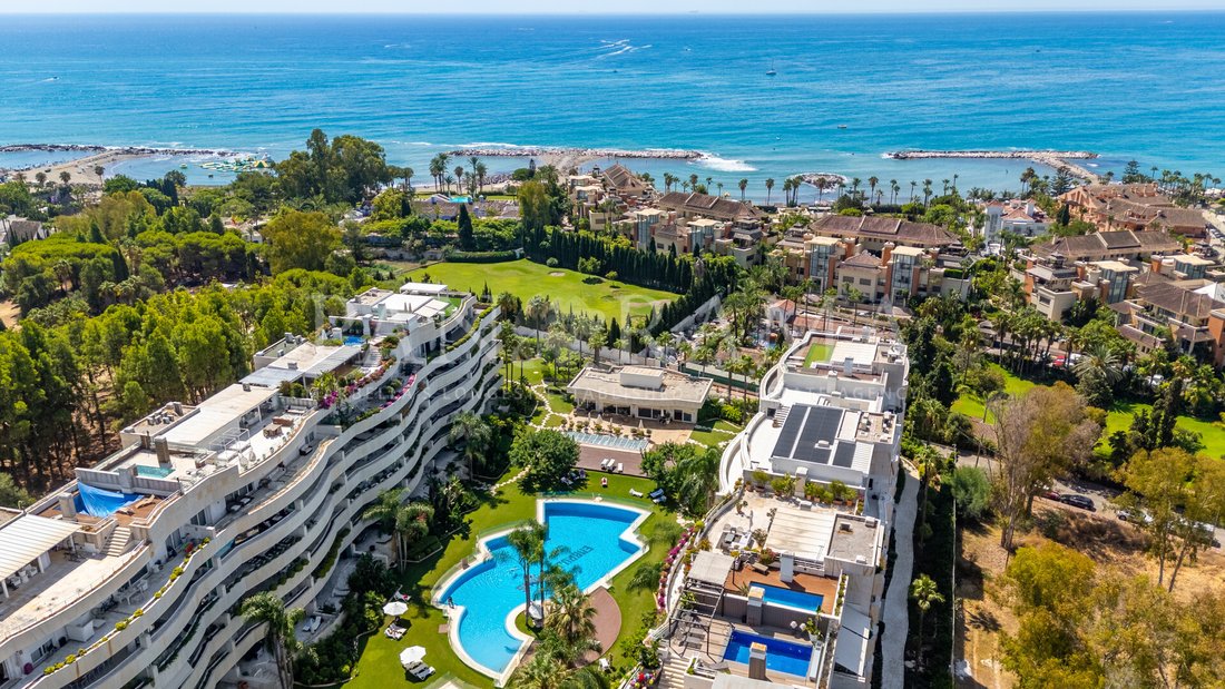 Apartment in Puerto Banus, Marbella, Spain 4 - 17930451