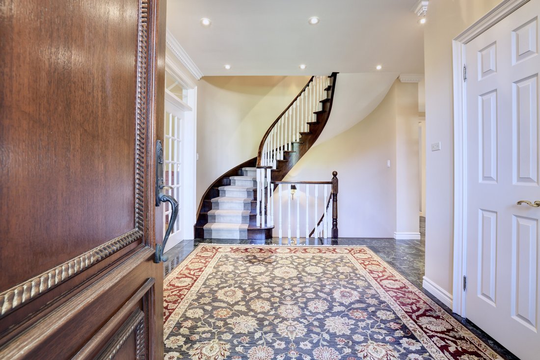 House in Mississauga, Ontario, Canada 5 - 17930587