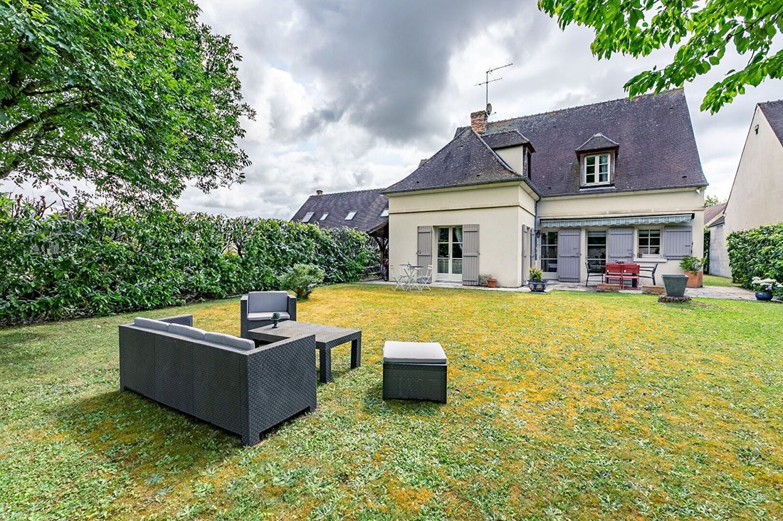 House in Senlis, Hauts-de-France, France 1 - 16479850