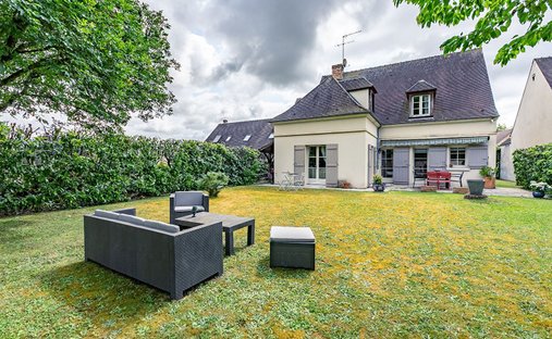 House in Senlis, Hauts-de-France, France 1