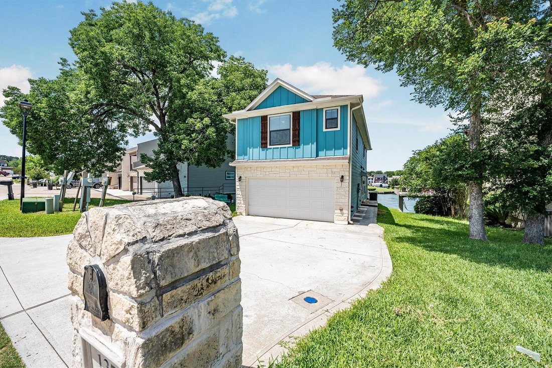 House in Montgomery, Texas, United States 2 - 17769200