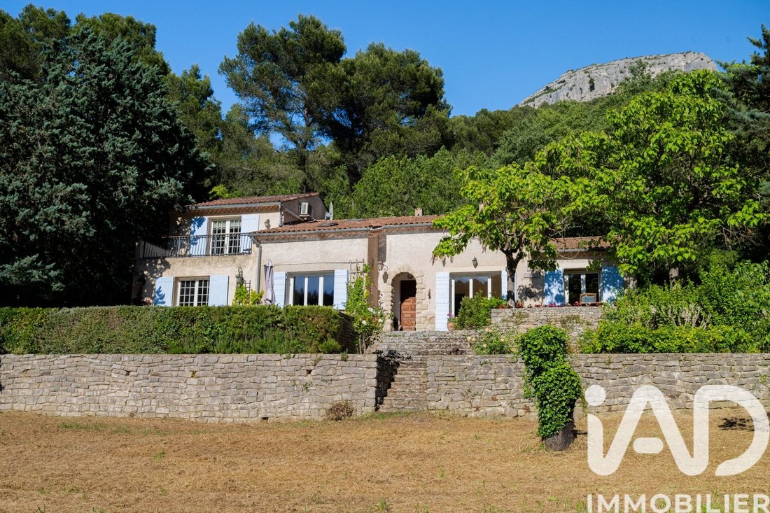House in Fontaine-de-Vaucluse, Provence-Alpes-Côte d'Azur, France 1 - 17943863
