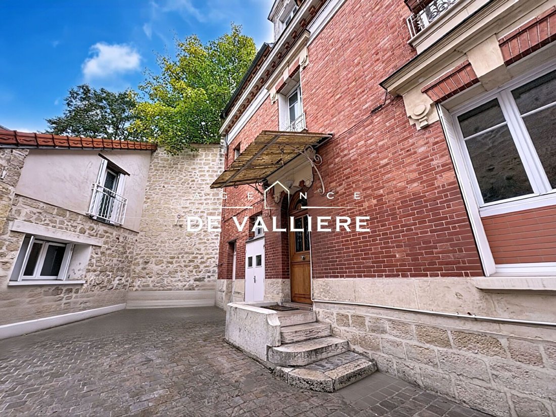 Villa in Centre, Nanterre, France 2 - 16466885