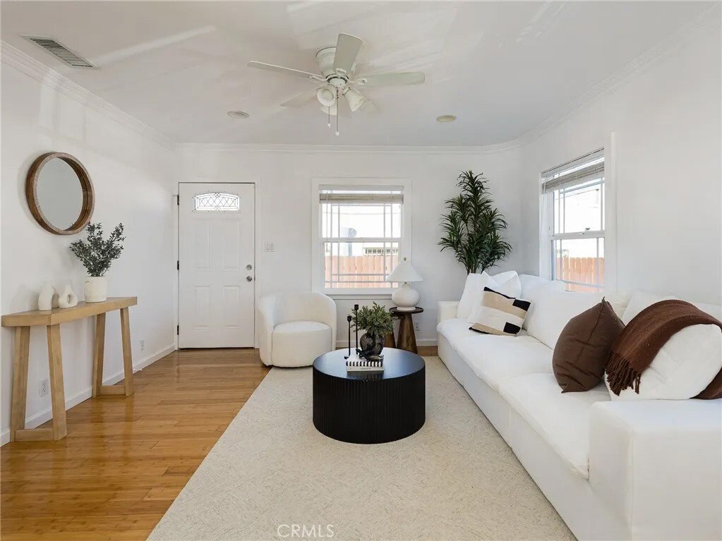 Los Angeles, California, United States 5 - 17357041