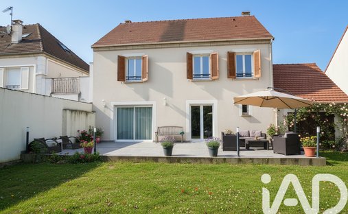 House in Saint-Brice-sous-Foret, Ile-de-France, France 1