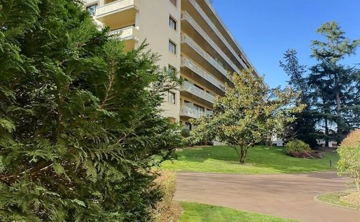 Apartment in Saint-Cloud, Ile-de-France, France 1