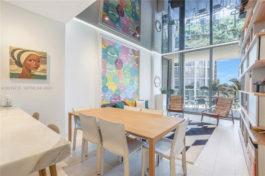 Condo in Miami, Florida, United States 3 - 17930063