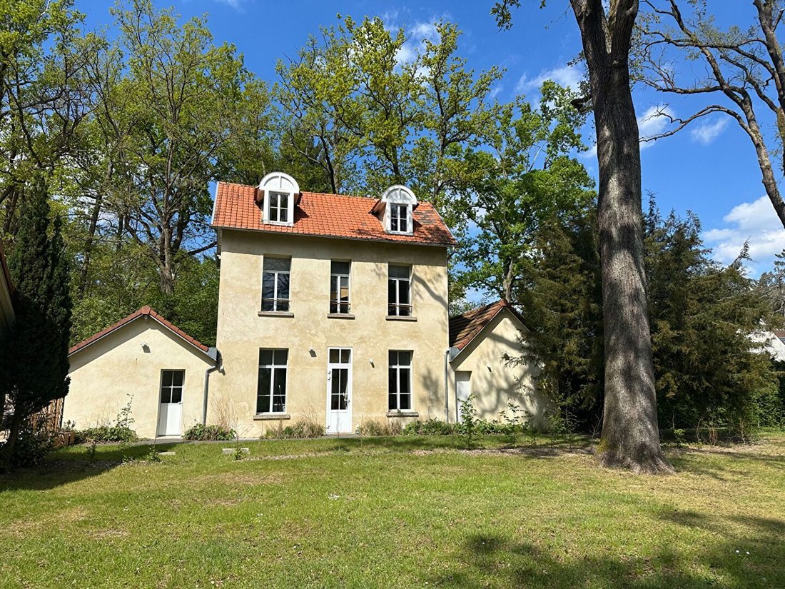 Villa in Ouest, Lamorlaye, France 4 - 15495025