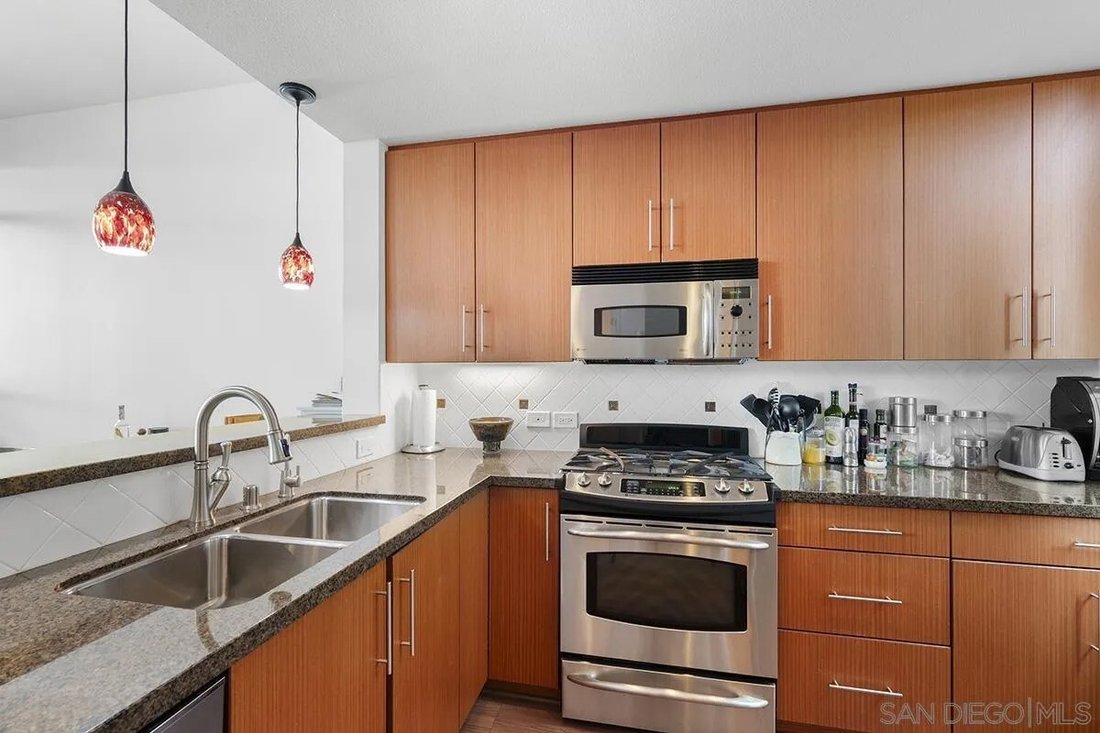 Condo in San Diego, California, United States 4 - 17934836