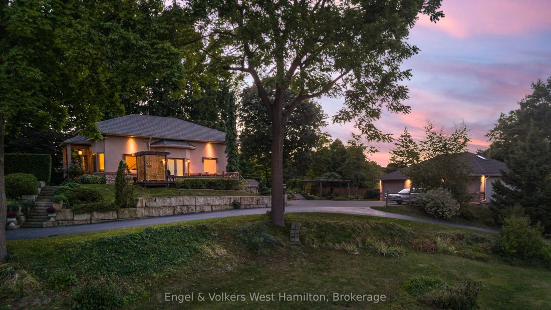House in Hamilton, Ontario, Canada 5 - 17934875