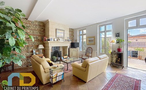 House in Saint Cyprien, Toulouse, France 1