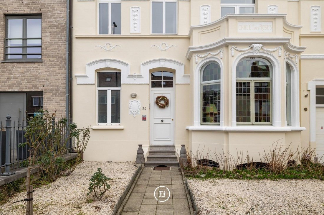 Chalet in Sint-Pieters-Leeuw, Flanders, Belgium 2 - 17430924