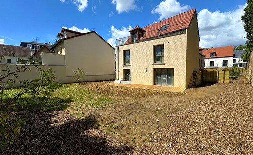 House in Domaine National du Château, Versailles, France 1