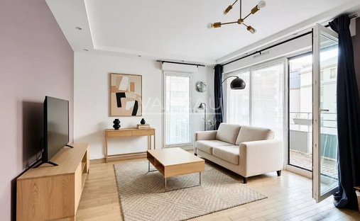 Apartment in Parchamp–Albert Kahn, Boulogne-Billancourt, France 1