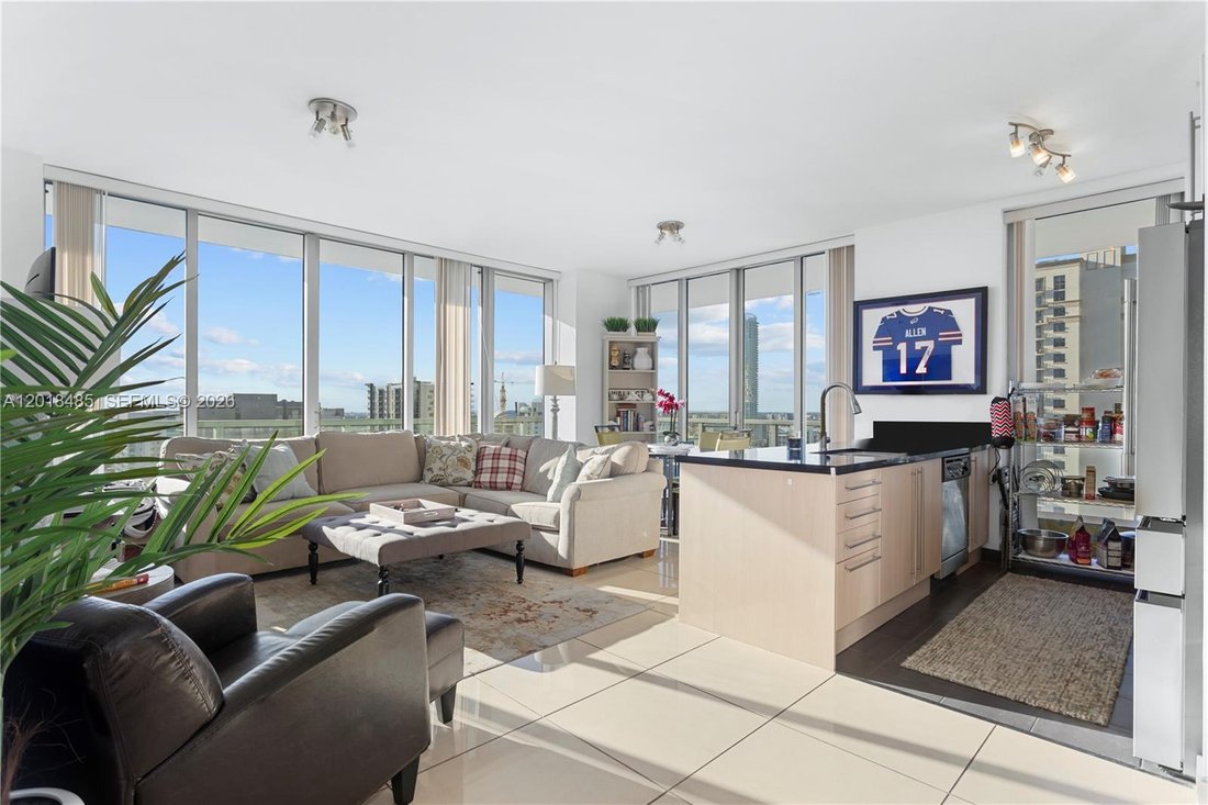 Condo in Miami, Florida, United States 1 - 17930066
