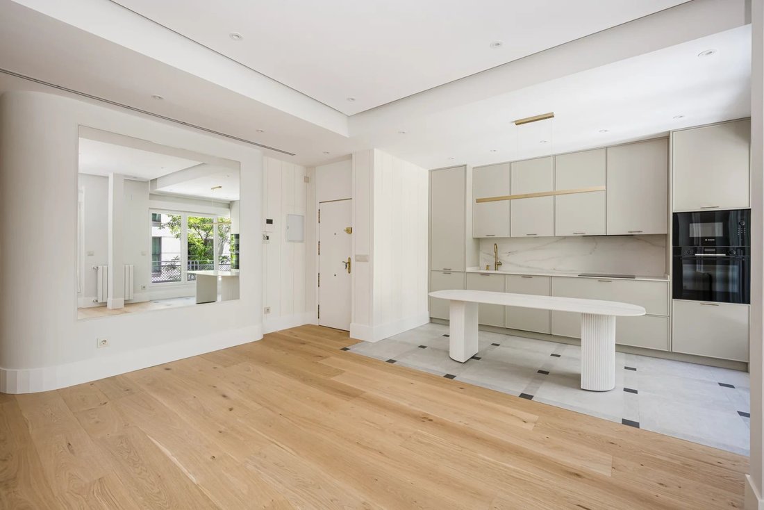 Apartment in Chamberi, Madrid, Spain 2 - 17935331