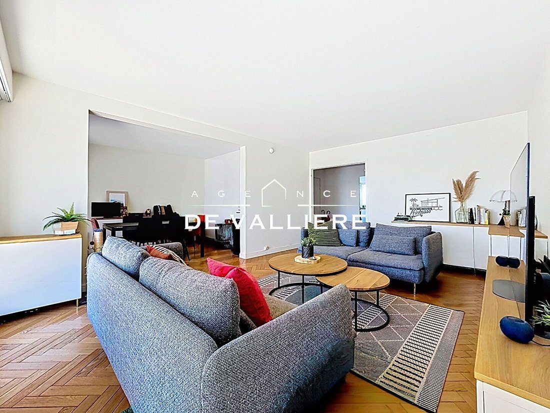 Apartment in Côte Saint Louis, Garches, France 3 - 17844579